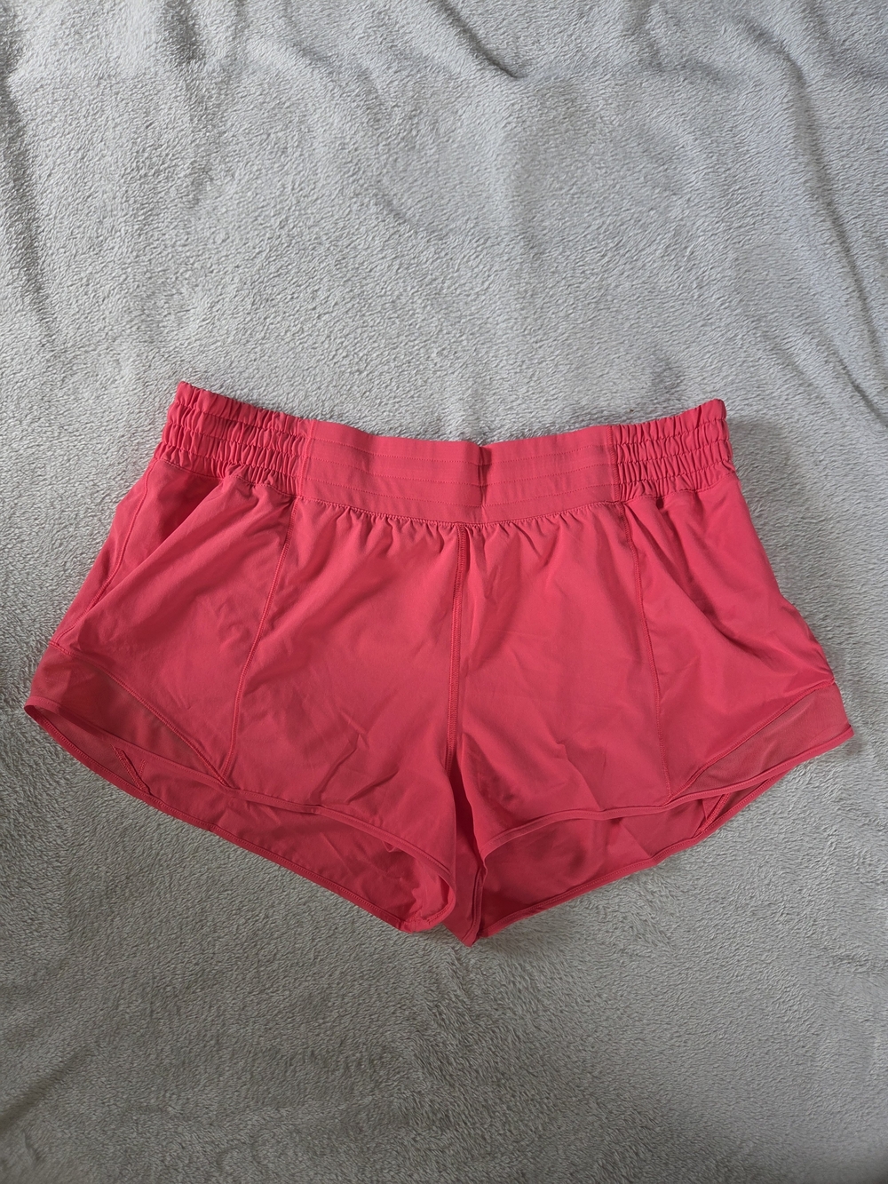 Lululemon W7AYYR Hotty Hot High-Rise Lined Short 2.5" Carnation Red Size 14 NWOT